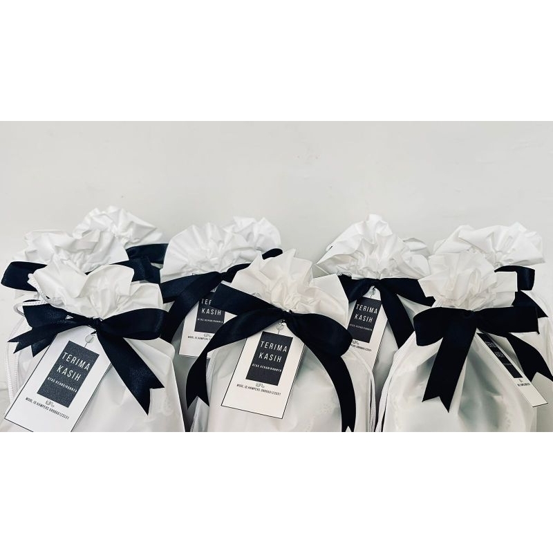 

Hampers Kue Kering| Hampers Hajatan| Hampers souvenir| Hampers Murah| Souvenir Murah| Hampers Acara| Souvenir Acara| Kue Kering| Pastel| Soes Cokelat| Oleh-Oleh