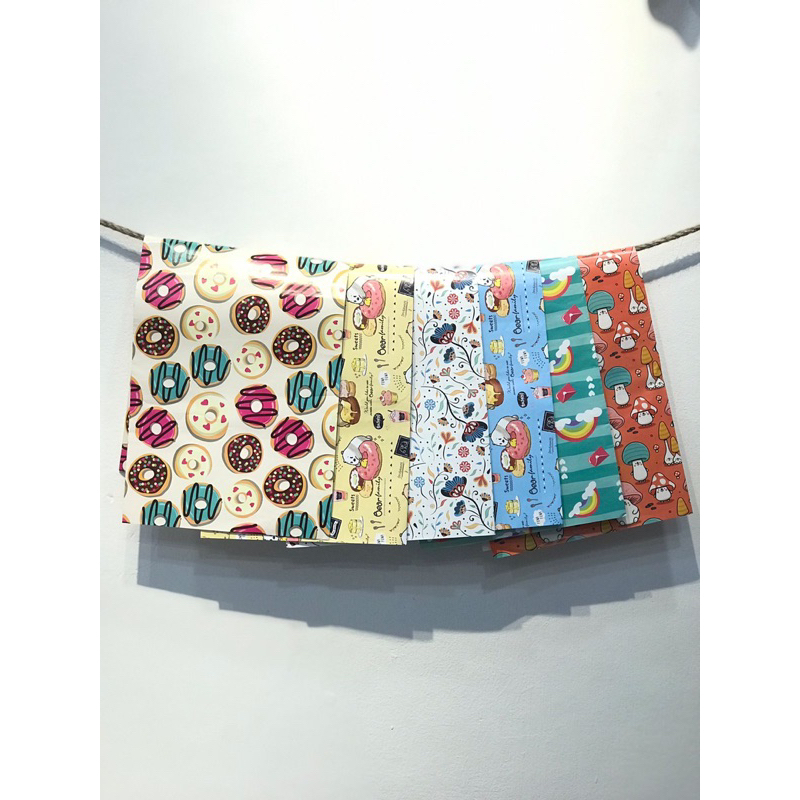 

KERTAS KADO UNTUK BUNGKUS KADO HADIAH