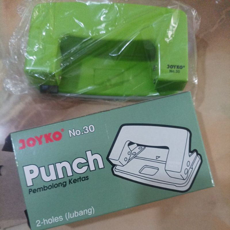

pembolong 30. kecil. merk joyko. warna random