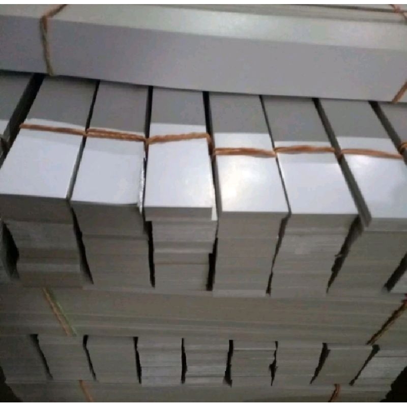 

KERTAS KARTON DUPLEX BUAT ASESORIS DISPLAY ISI 1 KG