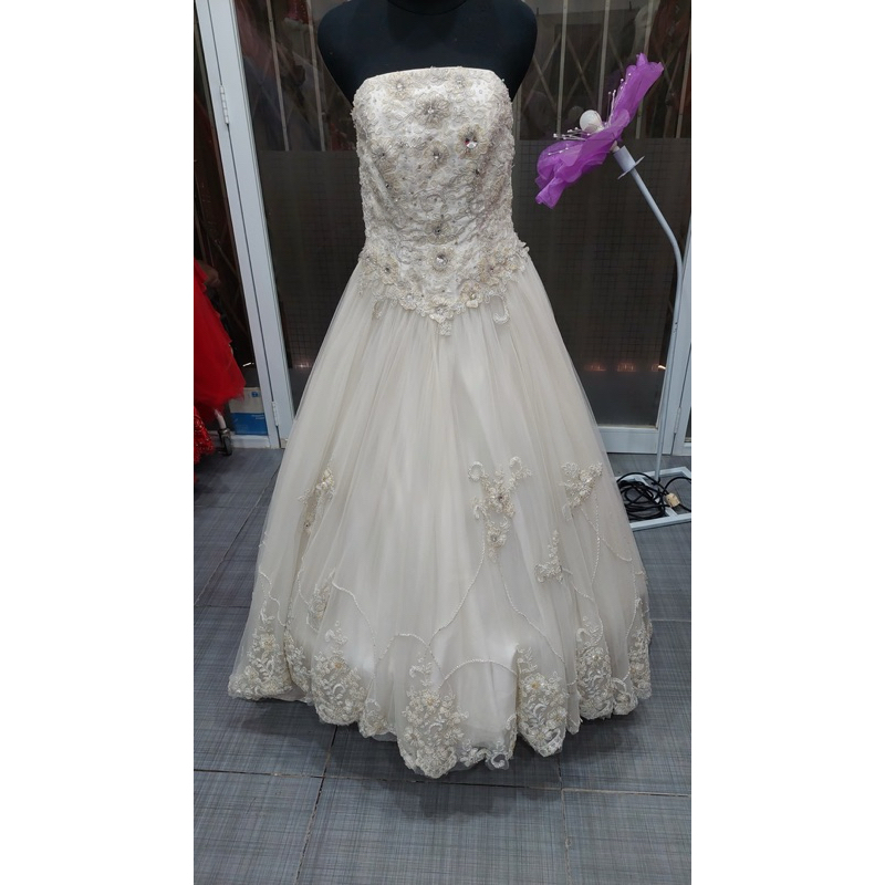 gaun pengantin ekor big size