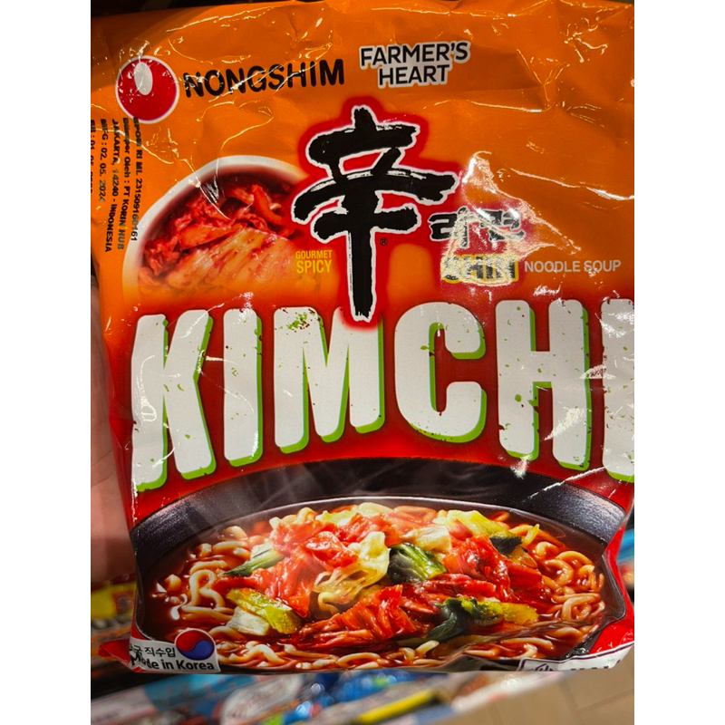 

Nongshim kimchi // spicy mushroom Ramyun 120g