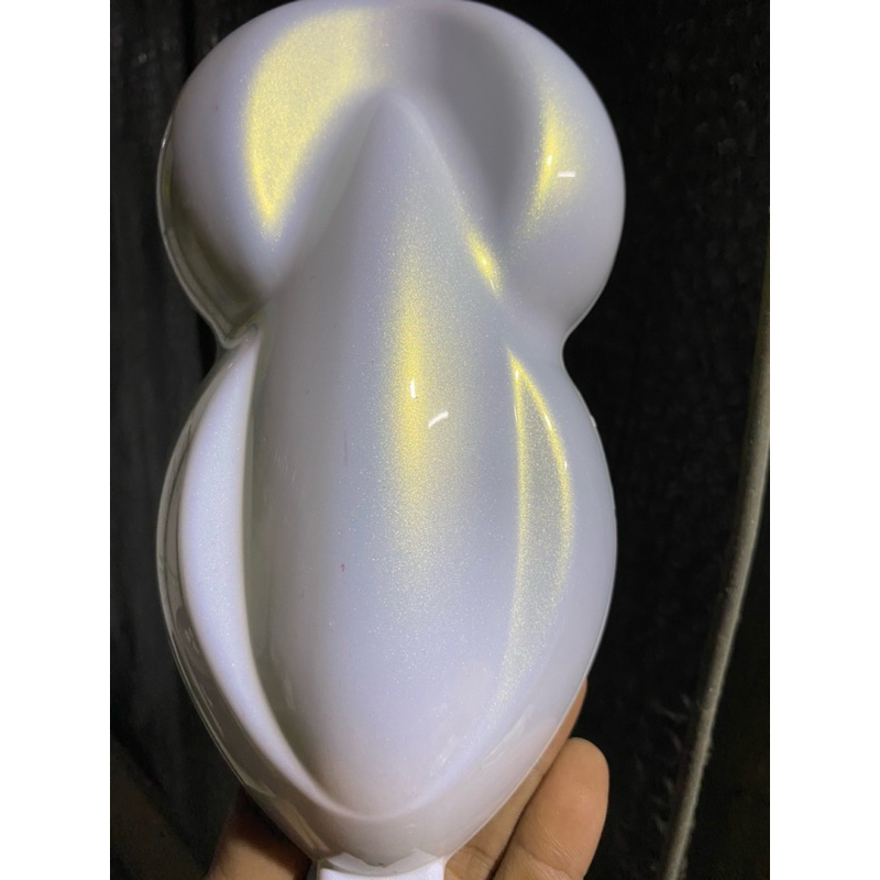 

cat dasar putih + effect gold PU