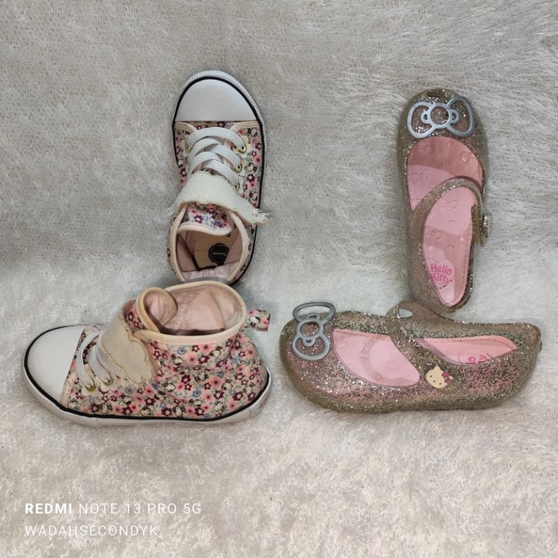 Sepatu Hello Kitty Sanrio
