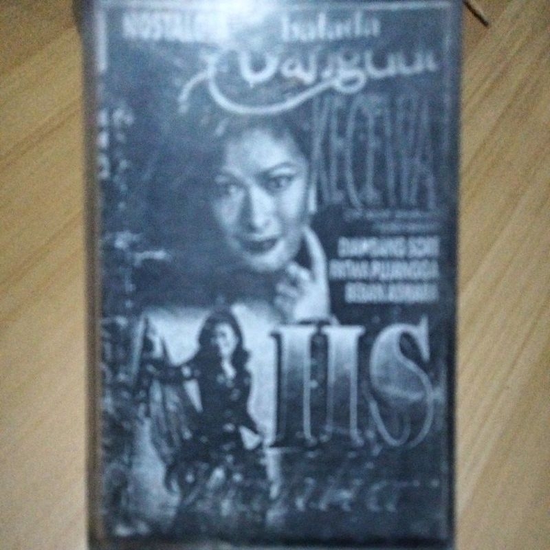 kaset pita full box original"Iis Dahlia"