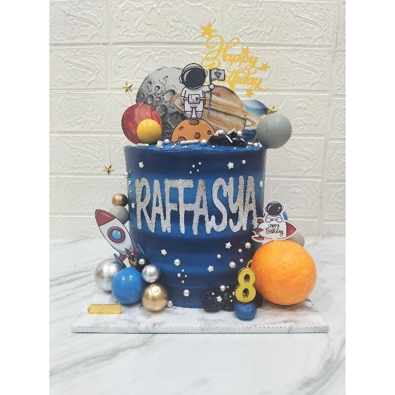 

KUE ULANGTAHUN TEMA ASTRONOT, BIRTHDAY CAKE ASTROUNOT