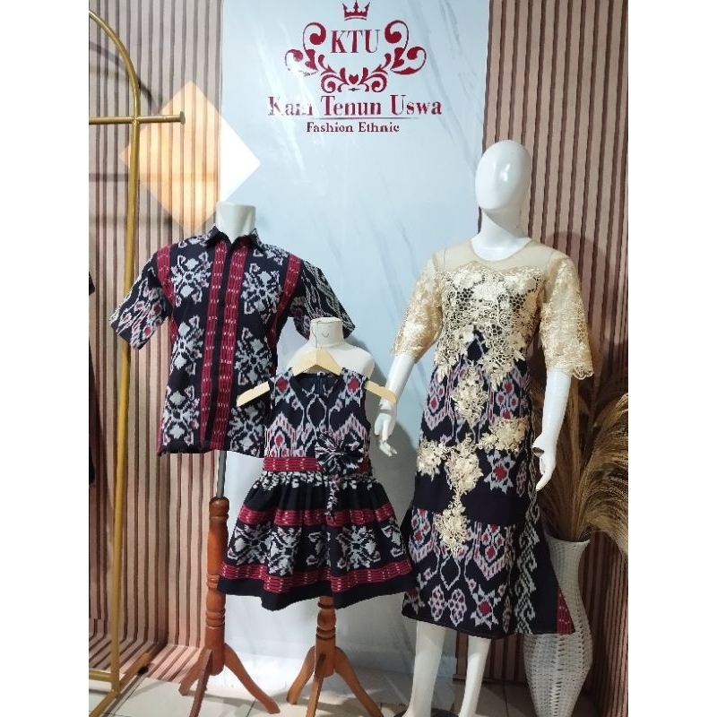 couple keluarga etnik motif kepiting