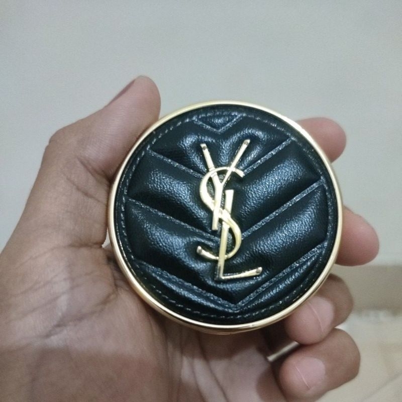 Le Cushion Encre De Peau  . Bedak Ysl Ori Preloved
