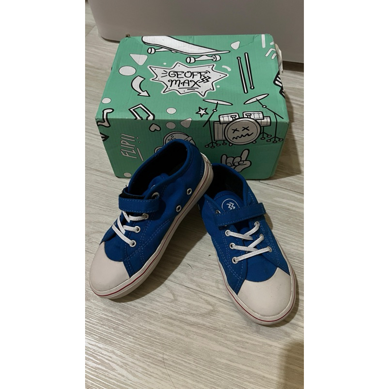 PRELOVED sepatu geoff max anak biru