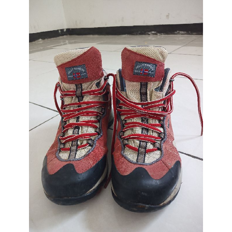sepatu outdoor helly hansen