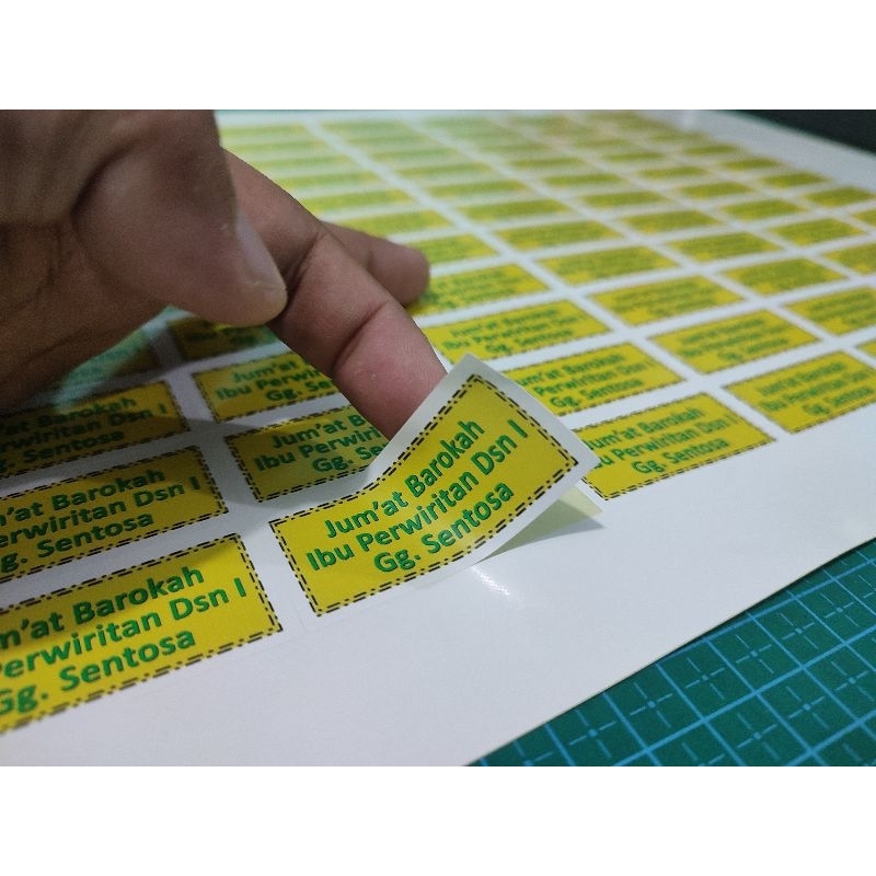 

cetak dan cutting stiker label chromo A3+