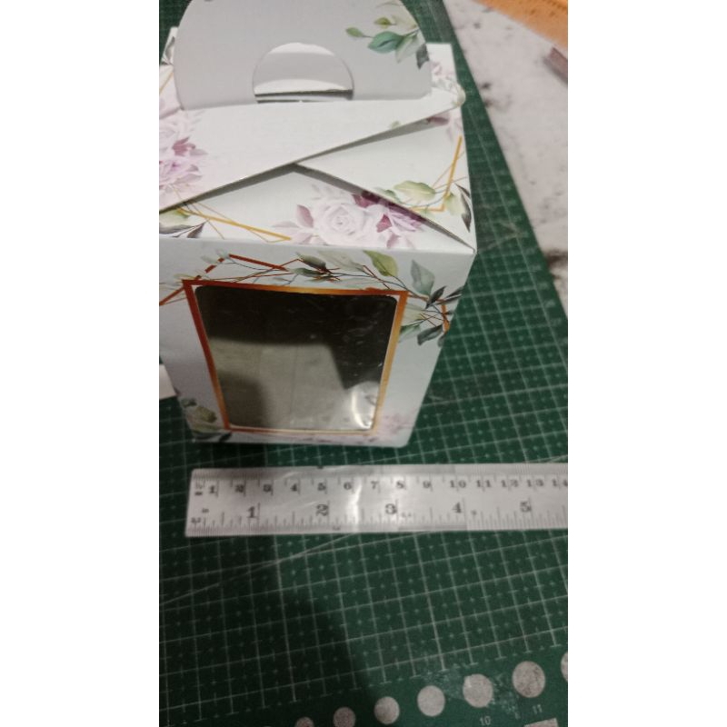 

kardus kemasan 8*8*11 cm