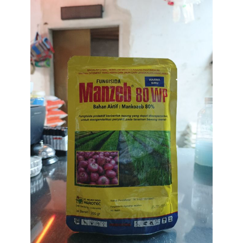Fungisida Manzeb Bahan Aktif: Mankozeb 80%