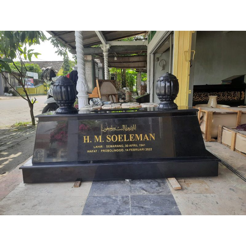 Kijing Makam Granit Hitam Model Klasik