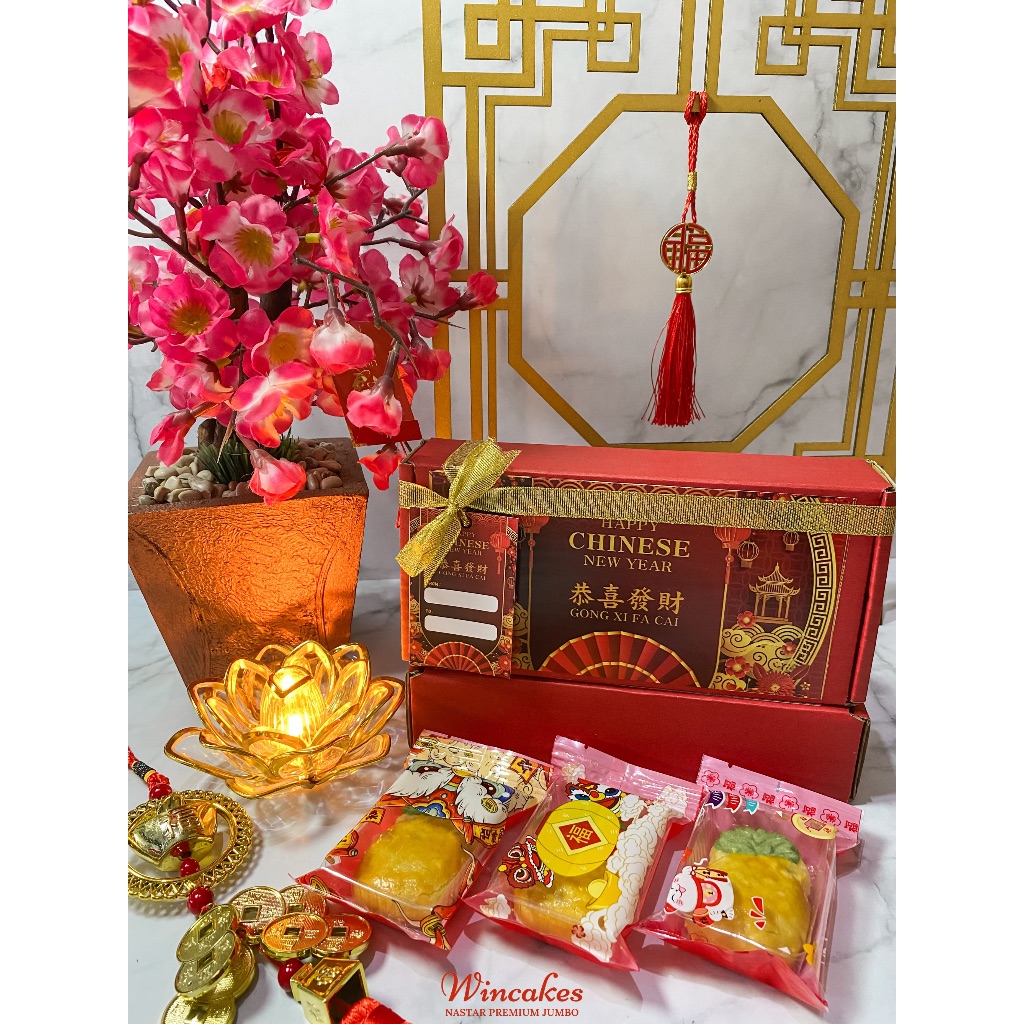 

(Chinese New Year Edition / Edisi Imlek) Hampers Nastar Taiwan / Nastar Nanas Wisman Jumbo / Taiwanese Pineapple Cake / Pineapple Tart (Isi 6)