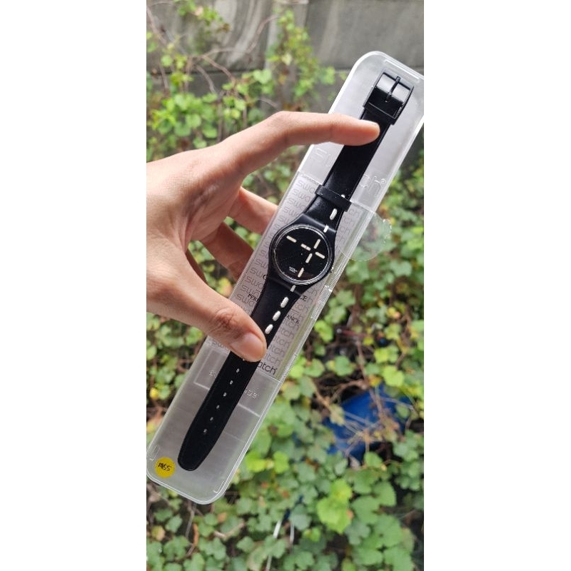 swatch black strips