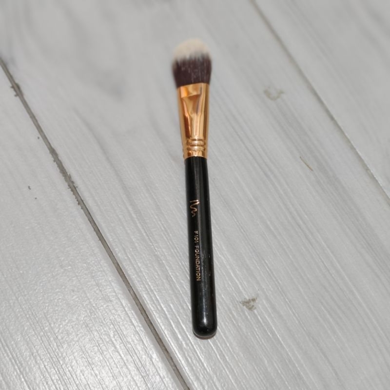 makeup brush - preloved masami lamica iamaddicted picasso