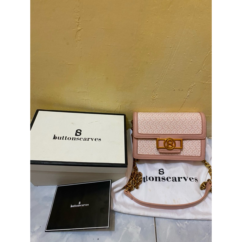 preloved izzy sling bag buttonscarves size S