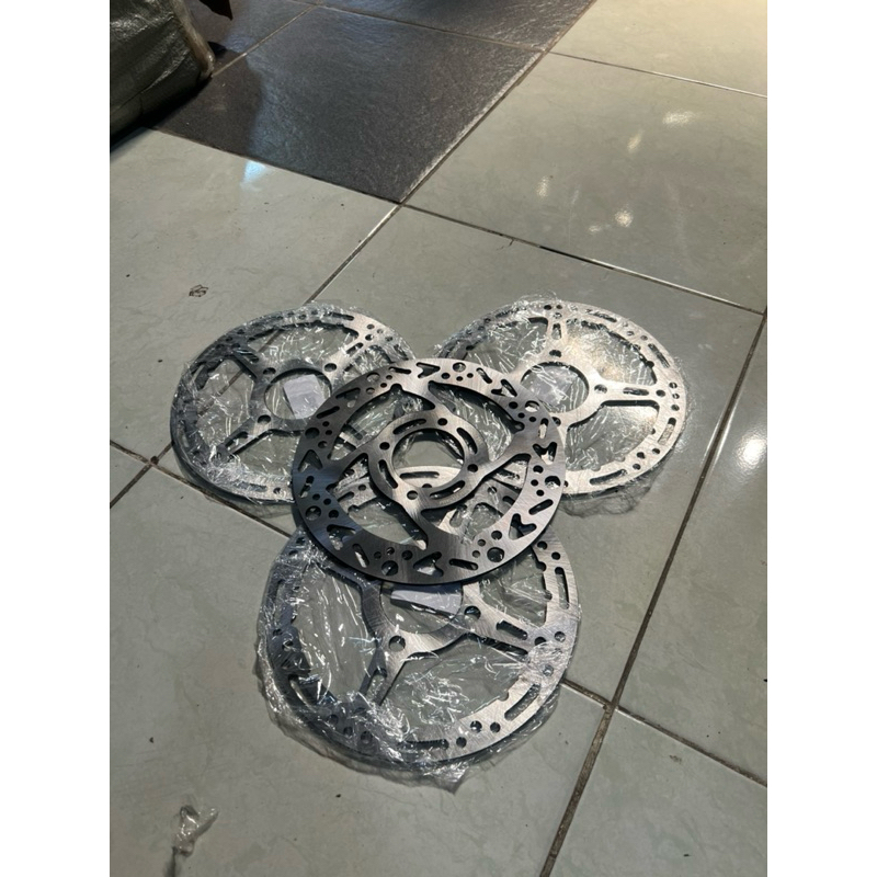 piringan motif coak uk220 yamaha baut 4 / disk coak yamaha uk220