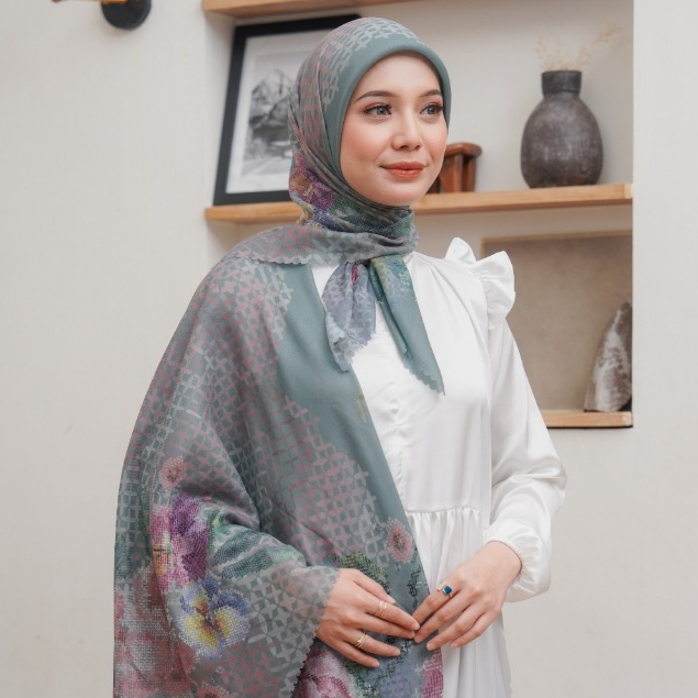 Radwah - Fitri Scarf - Hijab Segi Empat Printing Motif