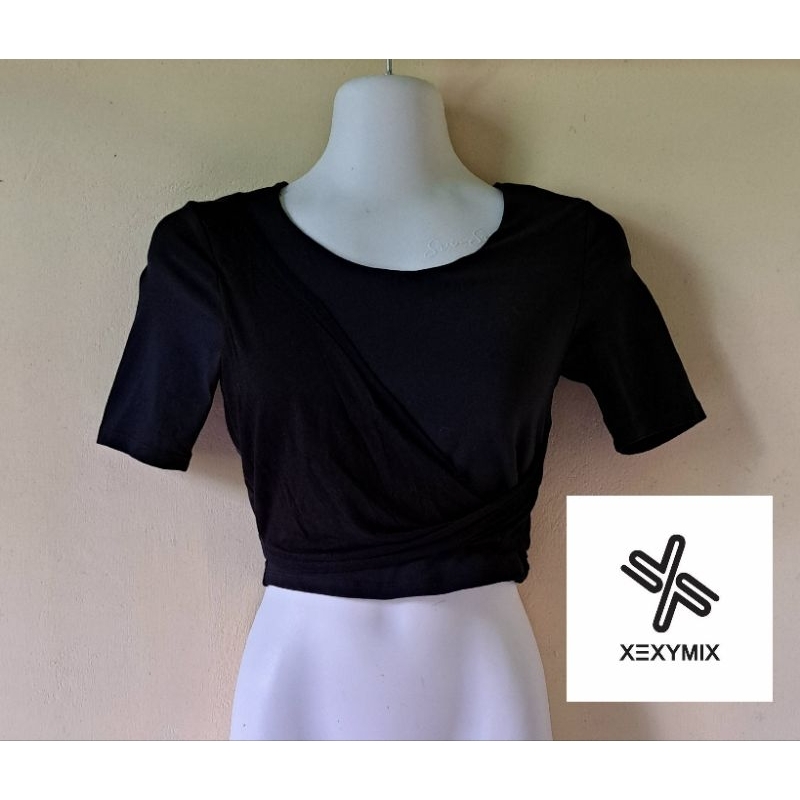 [PRELOVED/THRIFT] XEXYMIX CROPTOP SPORT OLAHRAGA WANITA HITAM