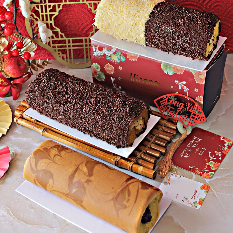 

CNY Hamper - Bolu Gulung Vienna