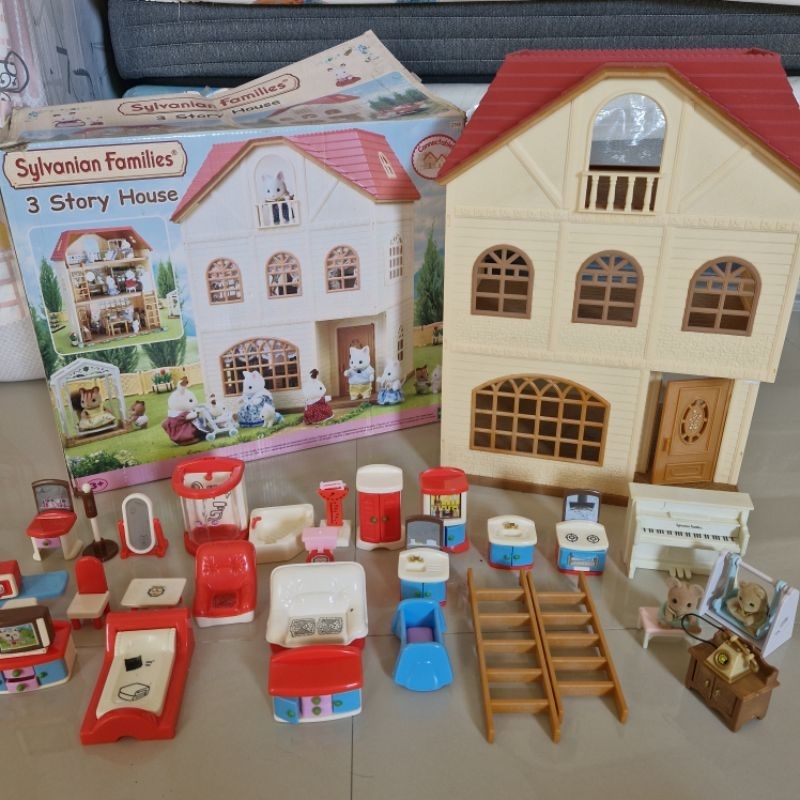 Sylvanian Families 3 Story House Preloved