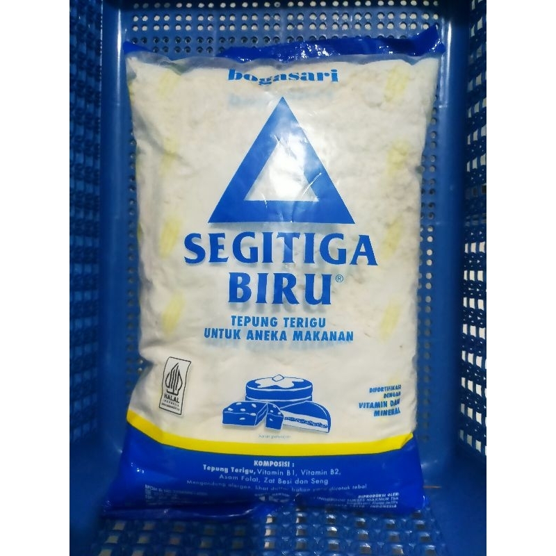 

TEPUNG TERIGU SEGITIGA BIRU KEMASAN (1KG)