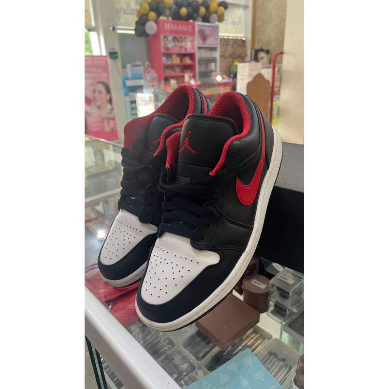 nike jordan 1low white toe