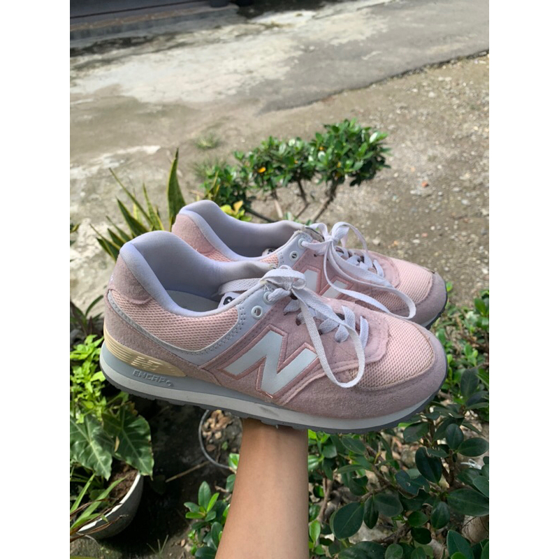 Thrift Sepatu New Balance