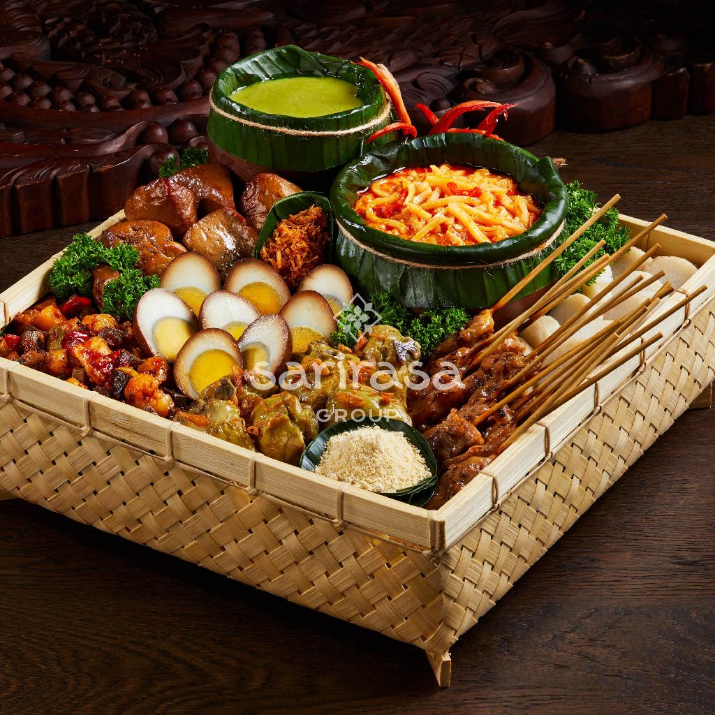 

Foodiesia Hantaran Lontong Cap Go Meh Sate Sapi/Sate Ayam Besek