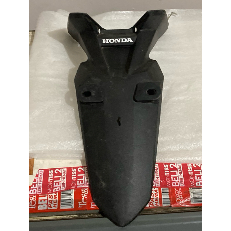 spakbor belakang Honda CS1 Original baru