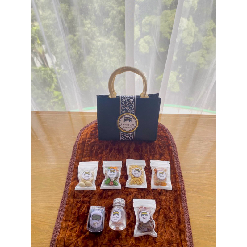 

RB Oleh Oleh Umroh Hampers Haji Arab Saudi Souvenir Bingkisan Sajadah Tebal Premium Hajj Gift Tas