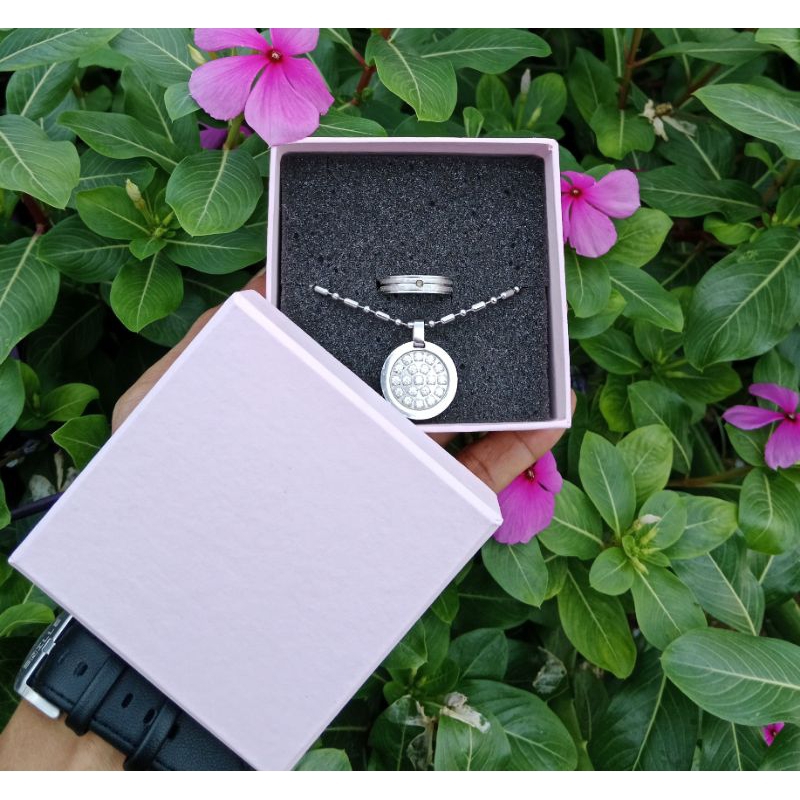 

hardbox box kalung box gelang box cincin box serba guna