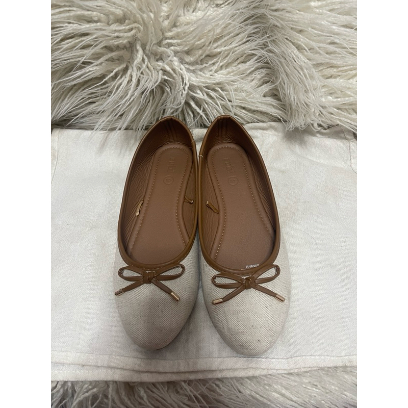 Preloved rubi flat shoes