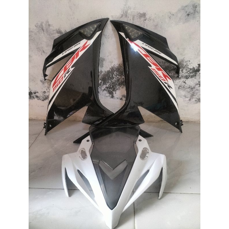 FAIRING HALUS KANAN KIRI CBR150R ORI COPOTAN TAHUN 2018 PLUS BONUS SEN KANAN KIRI DAN TOPENG DEPAN C