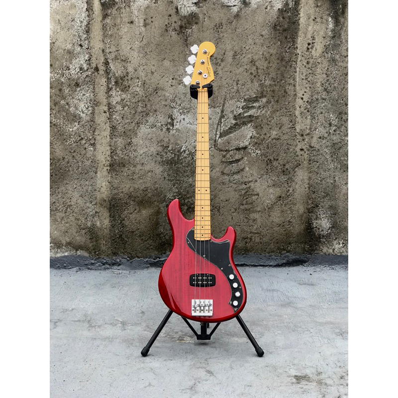 Squier Deluxe Dimension Bass Crimson Red