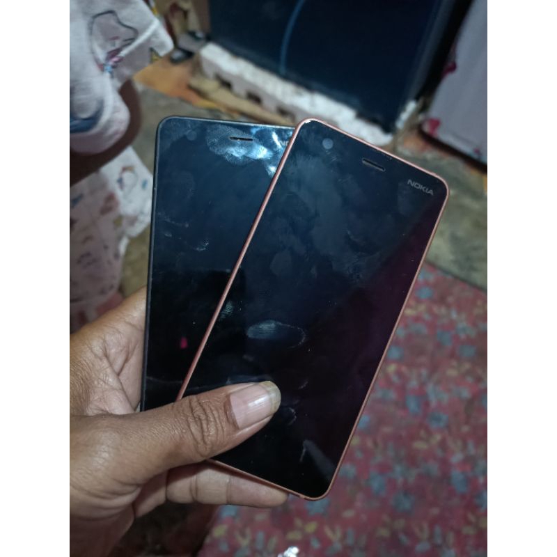 kesing nokia 2 masih utuh lcd ada tompel dikit masih normal