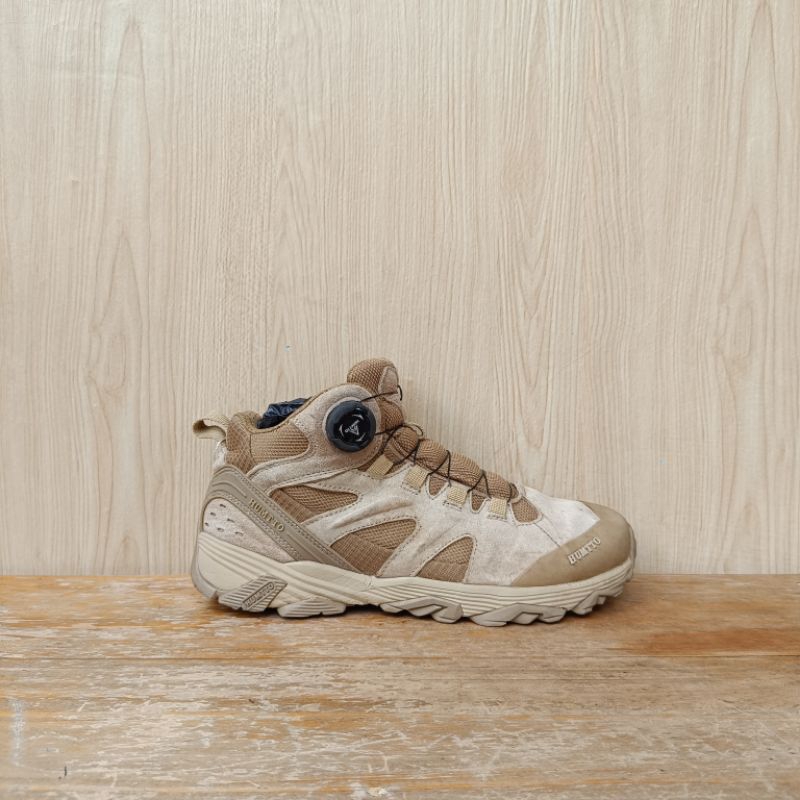 Humtto Sepatu Hiking Mid Boa System Size 40