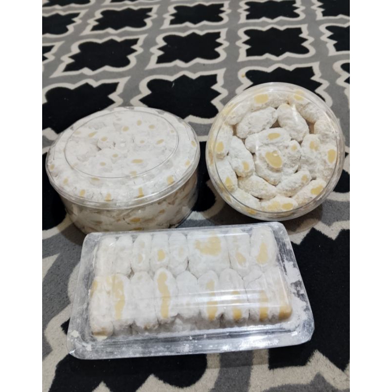 

Putri salju premium kue lebaran murah enak