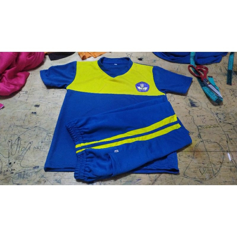 baju olahraga SMP custom