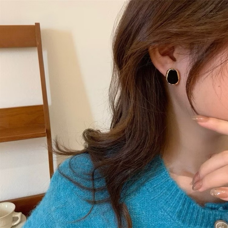 ANTING 2025 • black gold frame