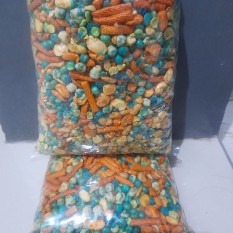 

1klg kacang jaipong campur kombinasi