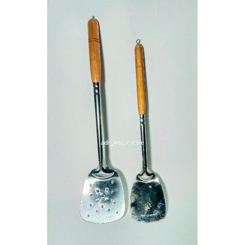 ADR Spatula sodet stenlis gagang kayu / sotil jawa lubang polos / sodet stenlis gagang kayu