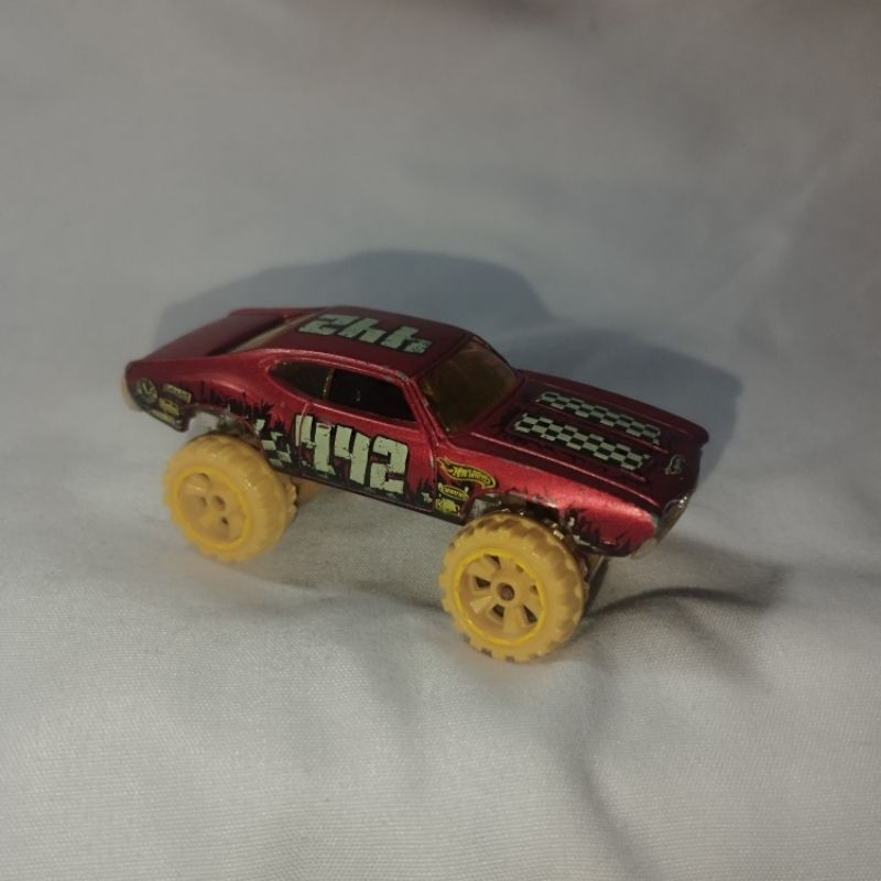 Hot Wheels Olds 442 W-30 - Loose