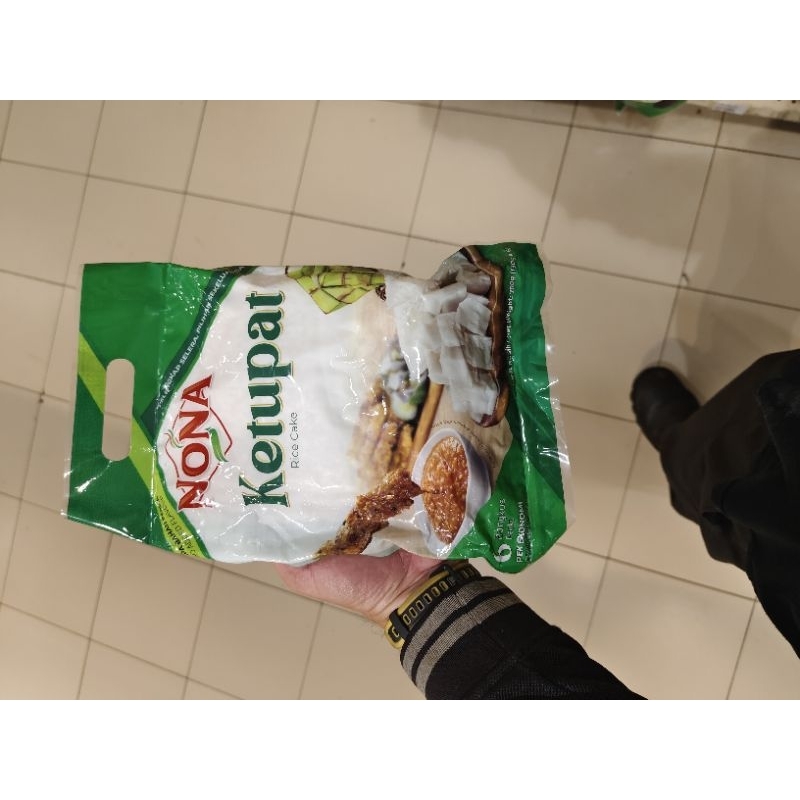 

nona ketupat 780gr isi 6pcs race cake