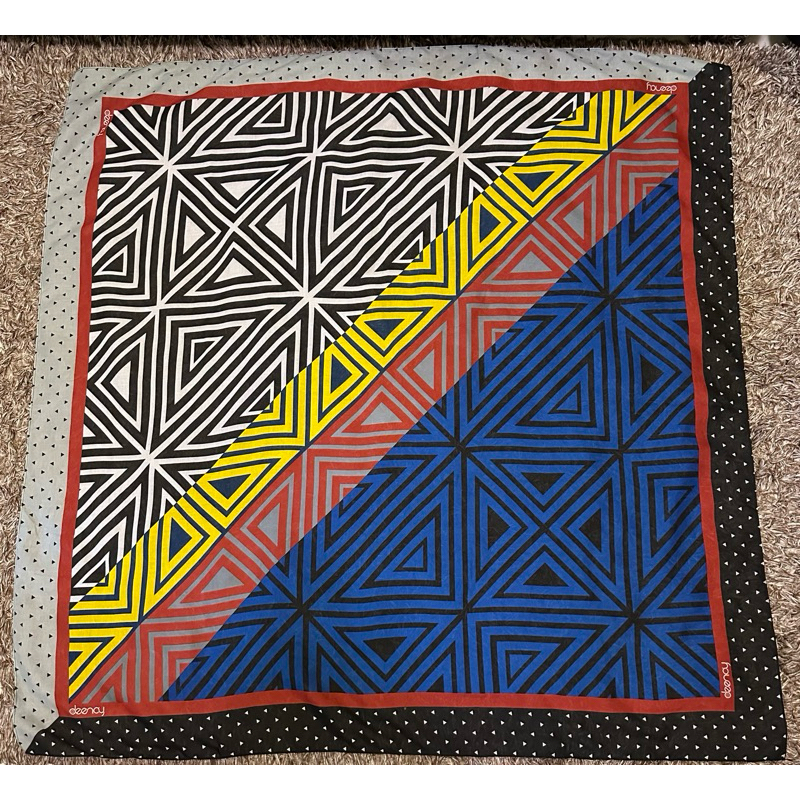 Preloved hijab Segi Empat Deenay bahan Voal