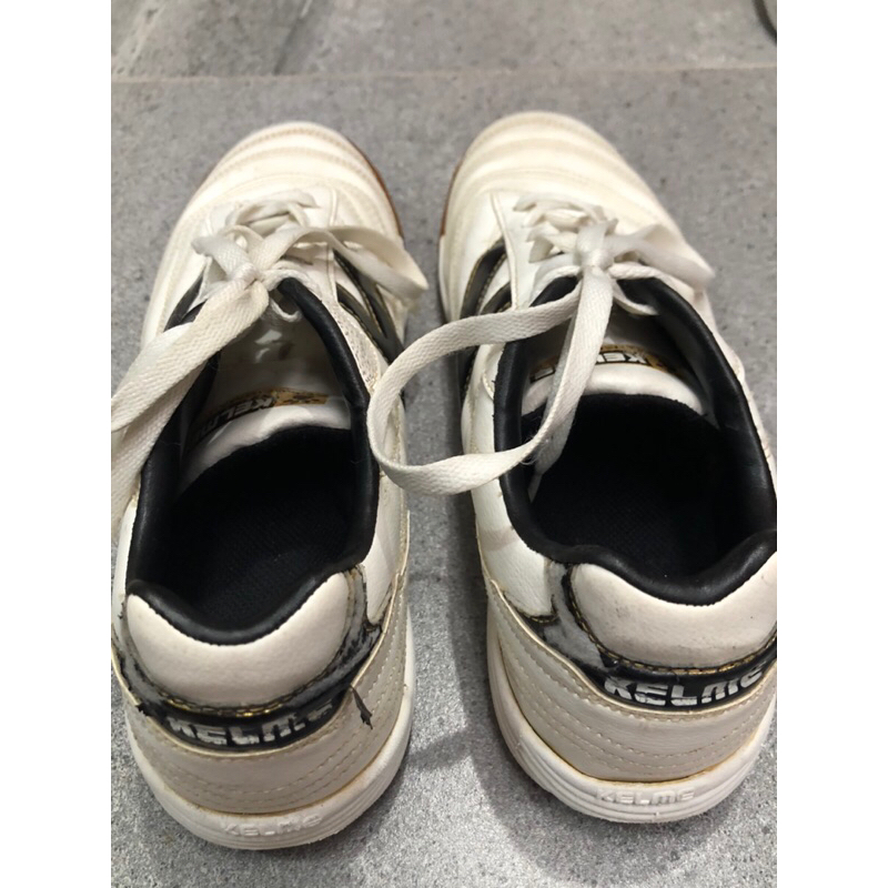 preloved Sepatu Olahraga Kelme