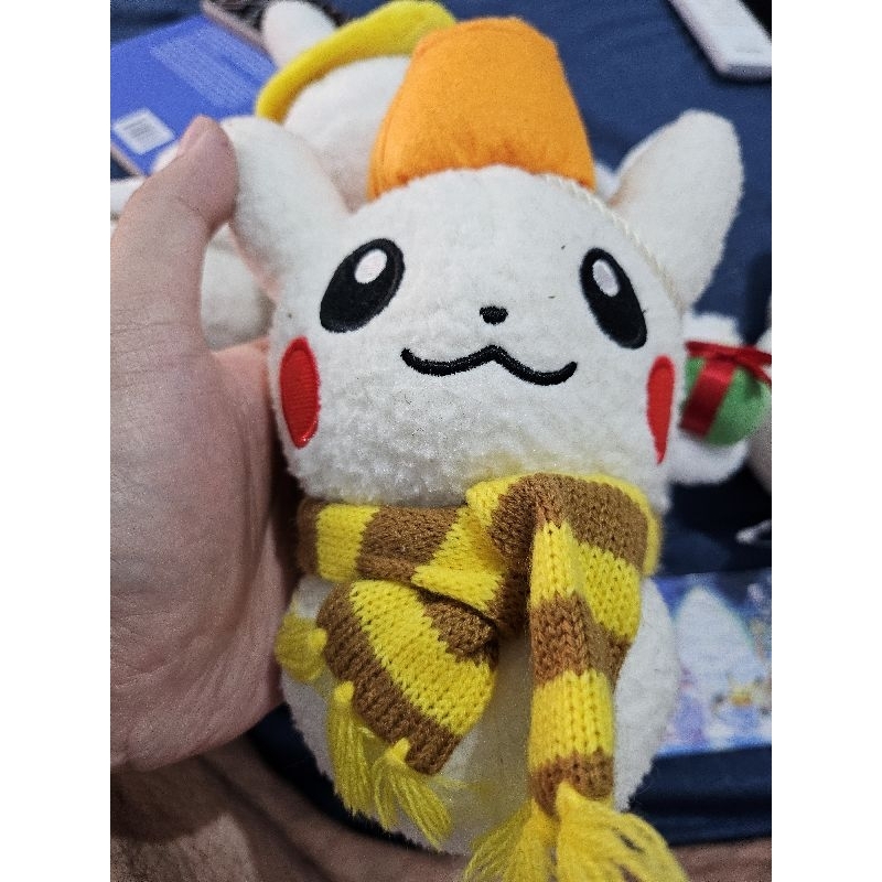 POKEMON CENTER 2014 PIKACHU SNOW