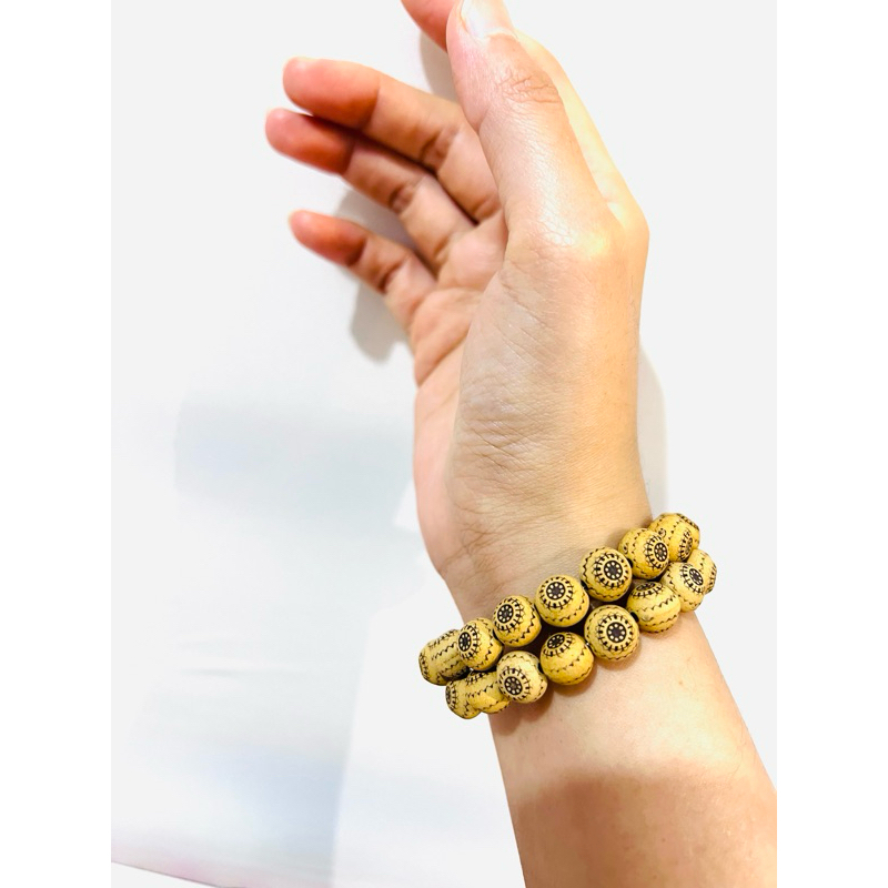 gelang kayu motif etnik aksesoris wanita gelang remaja gelang wanita aksesoris lokal kado aksesoris 